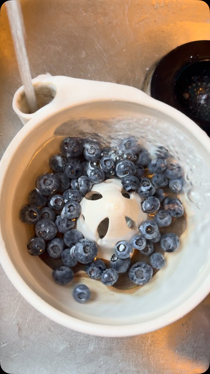 AlperDEMIIR's tweet photo. Well, my first attempt at the viral berry bowl kind of worked. https://t.co/1BPhillFs4