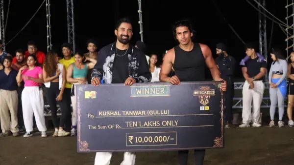 AkRocks_6's tweet photo. Today’s episode goes to Gullu🤣🔥

#Gullu #KushalTanwar #BiggBoss20 https://t.co/jfwgNesIls