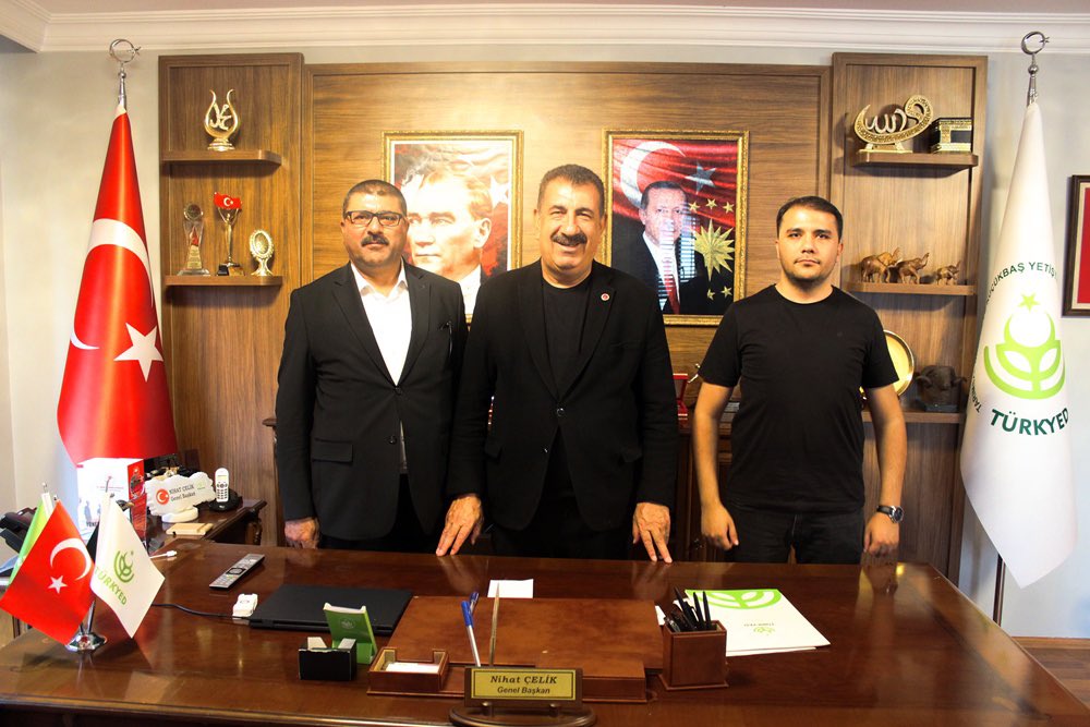 nihatceliktr's tweet photo. Van Erciş’imizin eğitim duayenlerinden Başöğretmen, çok değerli akrabam Sayın Tarkan Elbir ve kıymetli evladı, Yüzüncü Yıl Üniversitesi Hukuk Müşavirliğinden Fethi Furkan Elbir’in Tarımsal Üretim ve Küçükbaş Yetiştiricileri (TÜRKYED) Genel Merkezimize yapmış oldukları ziyaretten büyük memnuniyet duydum. Kıymetli misafirlerimize nazik ziyaretlerinden ötürü teşekkür ediyor, kendilerine sağlıklı mutlu bir hayat diliyorum.