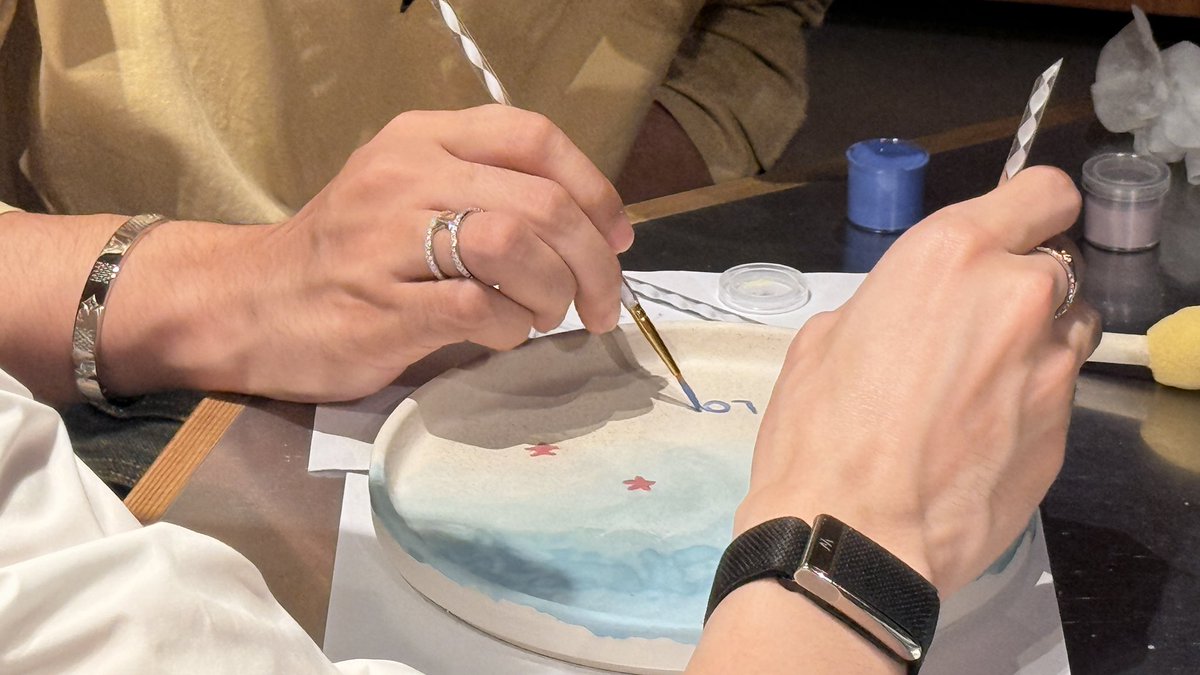 KickStart_ent's tweet photo. DIY:) 🐳🪼

FORTPEAT IN BERLIN
#FPBerlinPrivateParty https://t.co/8NaaBAhvJH