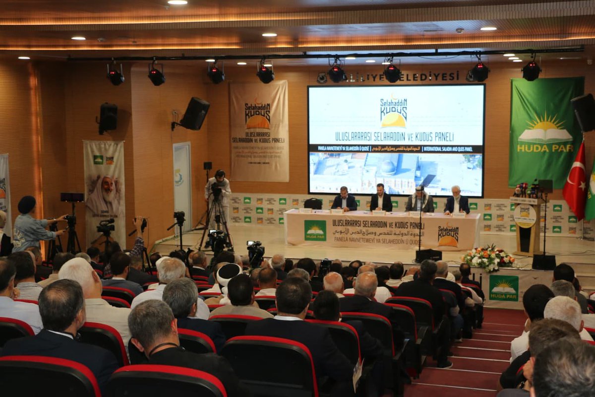 KUDRET390484's tweet photo. Genel başkanımızın katılımlarıyla gerçekleştirmiş olduğumuz "Uluslararası Kudüs ve Selahaddin "temalı panelimize katılım sağlayan ve davetimize icabet eden kıymetli kardeşlerimize teşekkürlerimi sunuyorum. 
@HudaParKadin https://t.co/jOHUuX2n0z