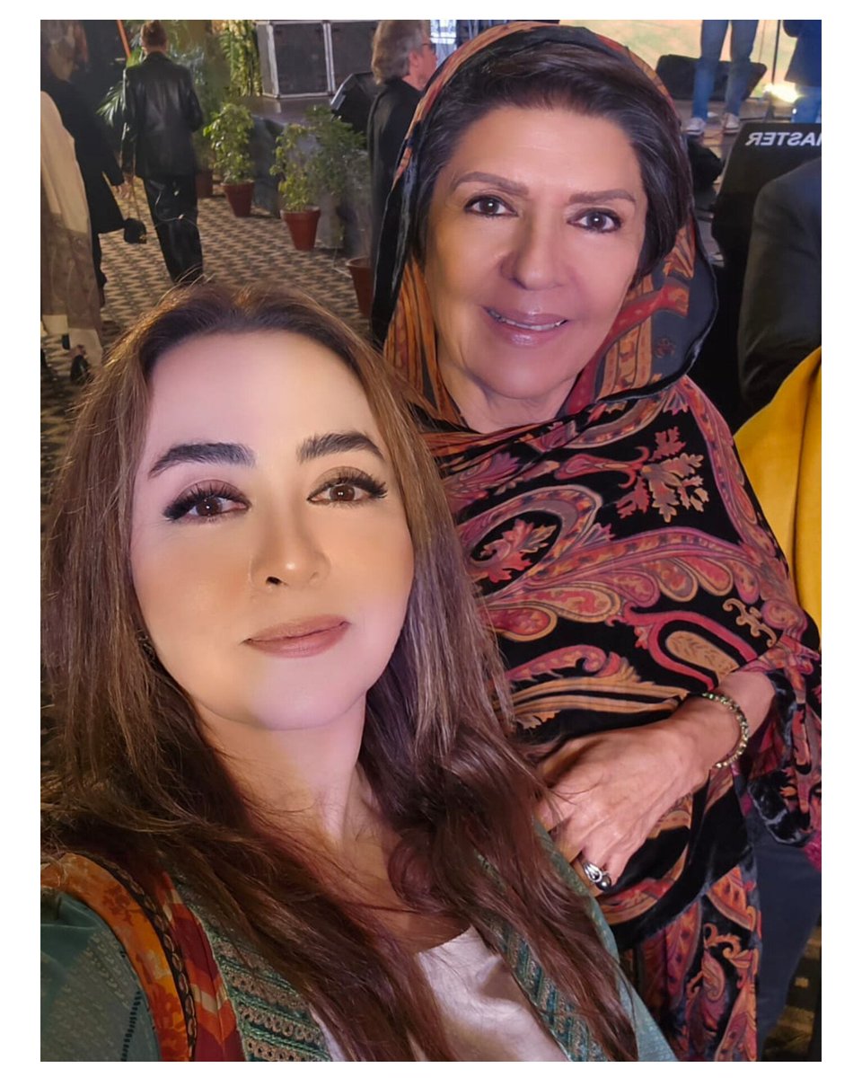 RealMariaButt's tweet photo. 💔🥹 .... I feel so small and  selfish in front of these exemplary role models for women. These are the type of women we need  for our country and ummah . I love them so so much. May Allah have mercy on Pakistan 🙏 😢 https://t.co/7mYDHhMcdC