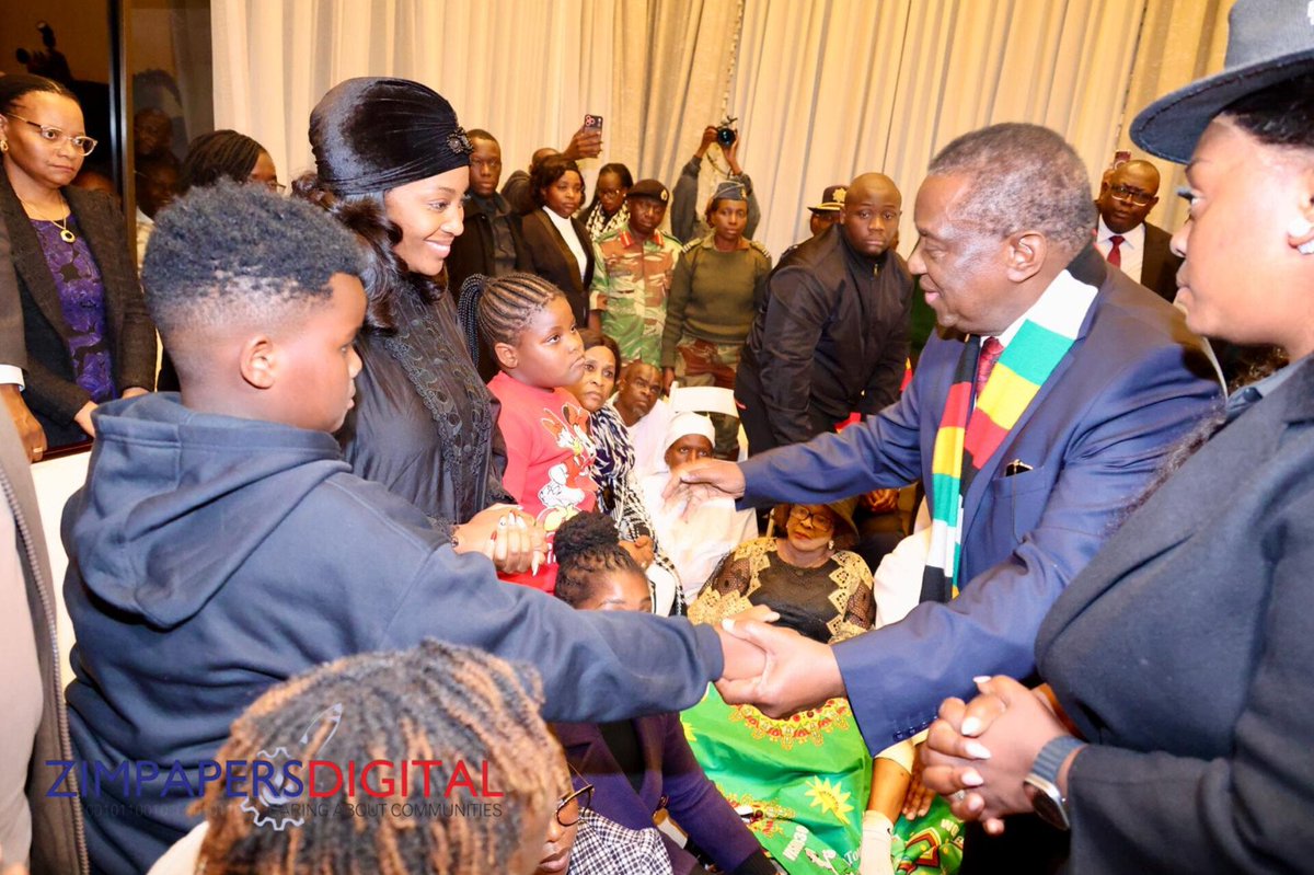 HeraldZimbabwe's tweet photo. PRESIDENT CONSOLES CHIVAYO'S CHILDREN

President Mnangagwa consoles the late businessman Mr Wicknell Chivayo's children and their mother Sonja Madzikanda at the family home in Harare.
📸: Presidential Photographer John Manzongo https://t.co/nGAFBV9vb5
