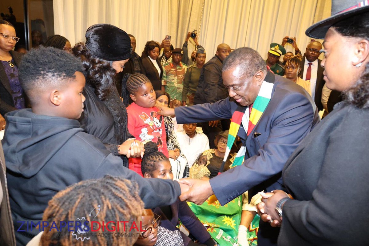 HeraldZimbabwe's tweet photo. PRESIDENT CONSOLES CHIVAYO'S CHILDREN

President Mnangagwa consoles the late businessman Mr Wicknell Chivayo's children and their mother Sonja Madzikanda at the family home in Harare.
📸: Presidential Photographer John Manzongo https://t.co/nGAFBV9vb5
