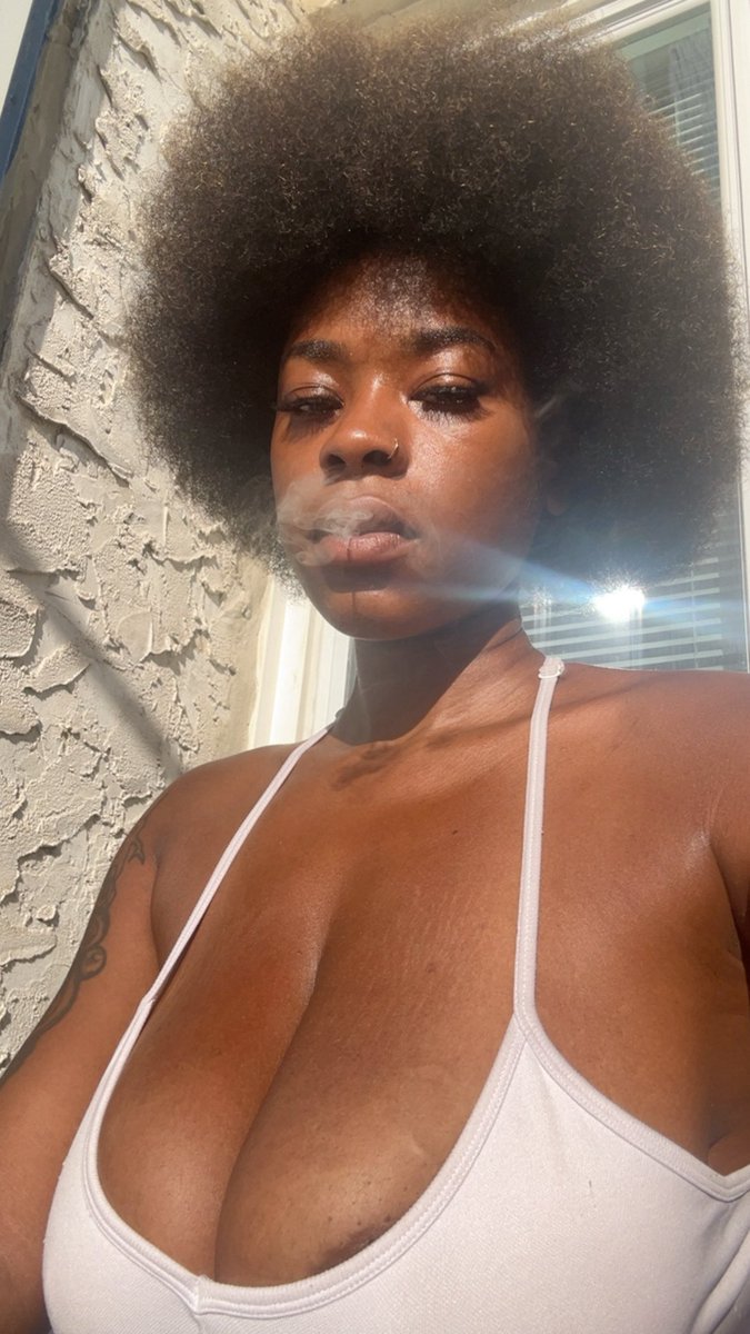 pretty_yunique's tweet photo. Issa beautiful day 🌝🍁 https://t.co/bPu0LU4uFW