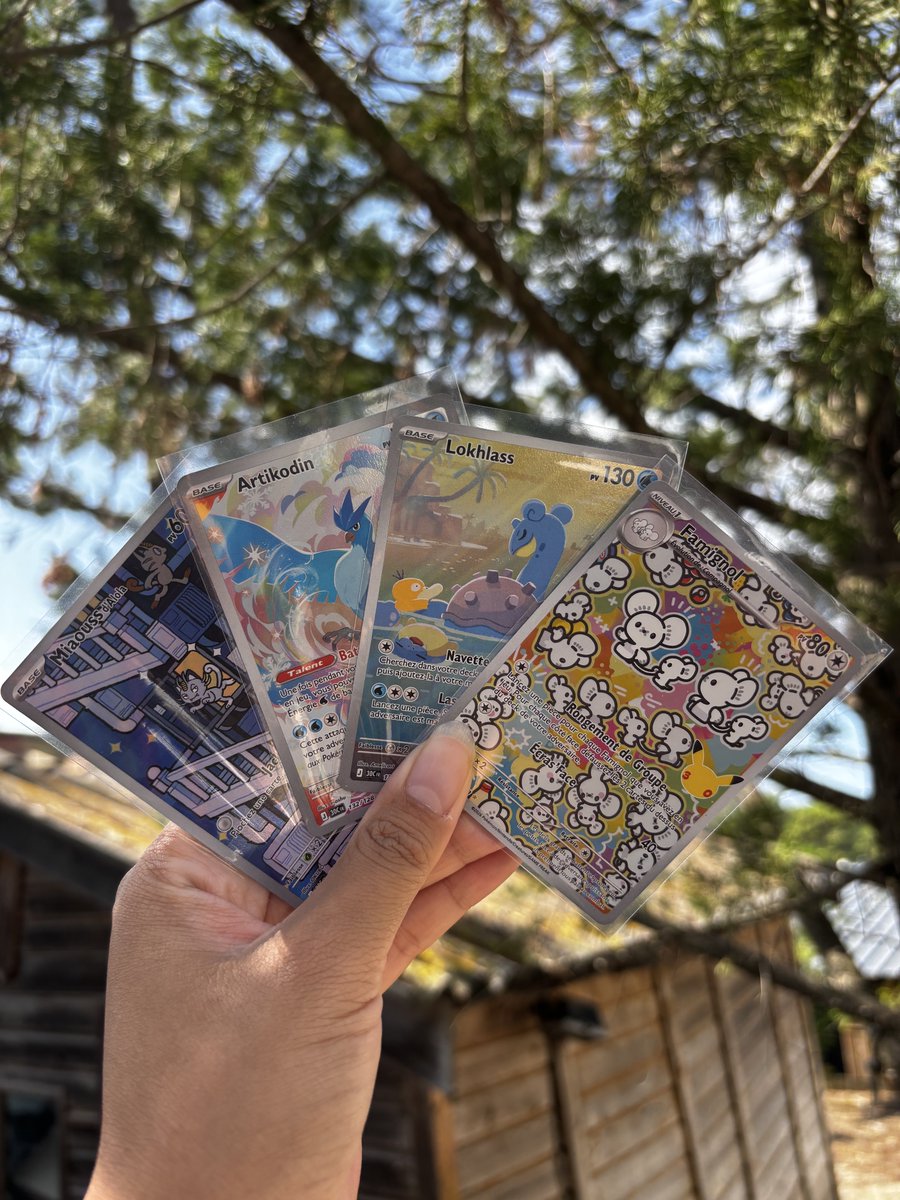 losimsie's tweet photo. 1 bundle et 2 tins plus tard.. j’ai enfin la lokhlass et la famignol que je voulais 🎉 https://t.co/UIEEwN65Wq