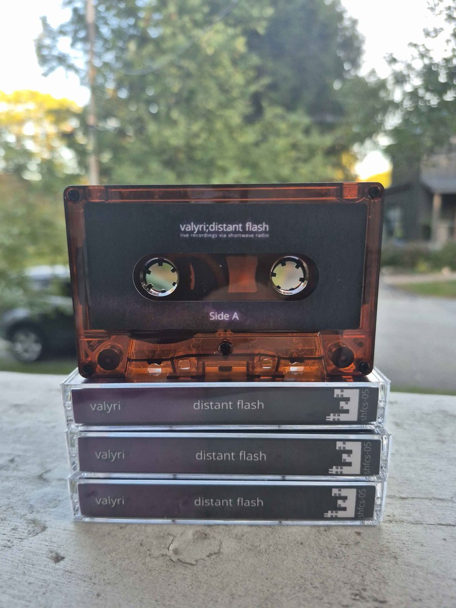 shatterfoil's tweet photo. Reissue copies of valyri - distant flash are now available on the site!

We’ve entirely redone the art and design for this rerelease and hope a new set of listeners enjoy hearing this experiment in live shortwave radio art.

https://t.co/nF5R2ehtUn https://t.co/4ZsVe520Fl
