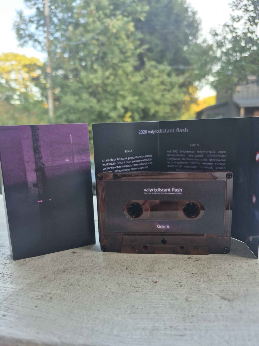 shatterfoil's tweet photo. Reissue copies of valyri - distant flash are now available on the site!

We’ve entirely redone the art and design for this rerelease and hope a new set of listeners enjoy hearing this experiment in live shortwave radio art.

https://t.co/nF5R2ehtUn https://t.co/4ZsVe520Fl