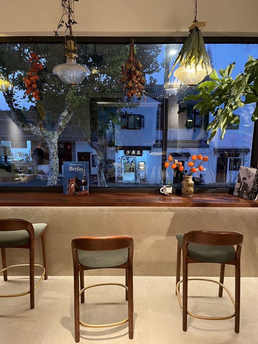 7h303076's tweet photo. Feeling the vibe in this cozy, hot spot—totally a chilling, vibrant area that gives such a familiar, lively vibe for hanging out! https://t.co/qo59JdjsiU