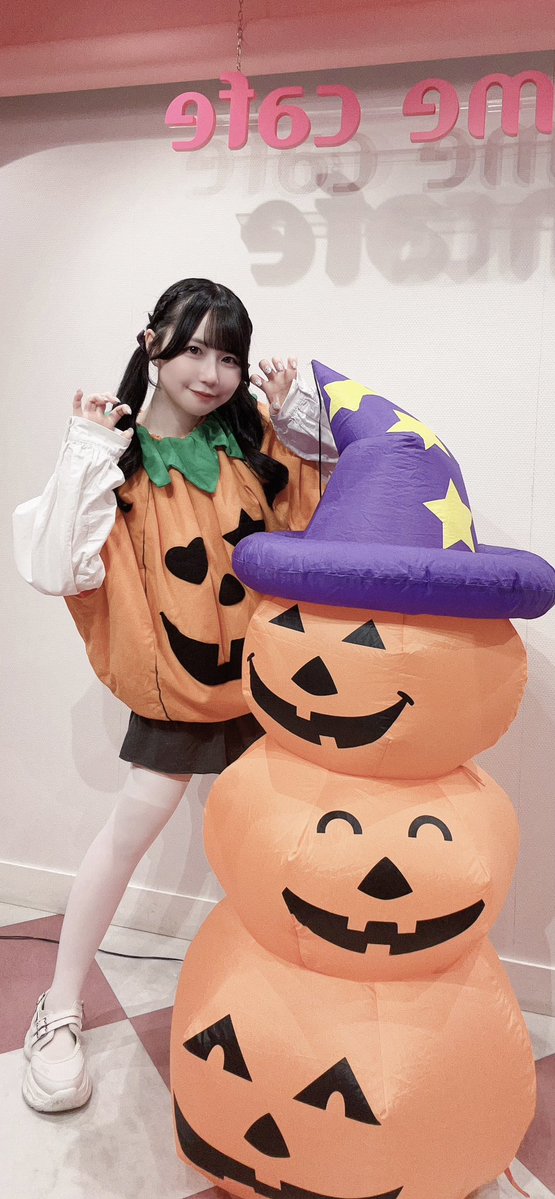 maid_yumeno1's tweet photo. 10月のロック画面にいかがですか🎃❔ https://t.co/1pneWVHLYp