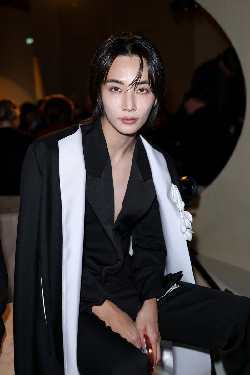 ellejapan tweet picture