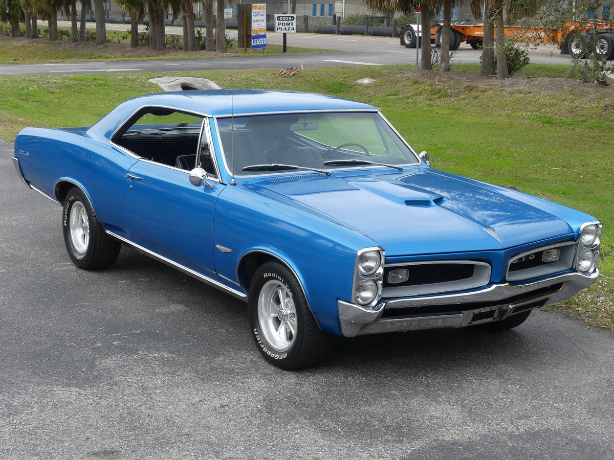 dietzy61's tweet photo. Quick post for #FrontEndFriday before I’m off to physical therapy.😫
❤️💙🧡❤️✌🏻😊 https://t.co/L7H3x91zIl