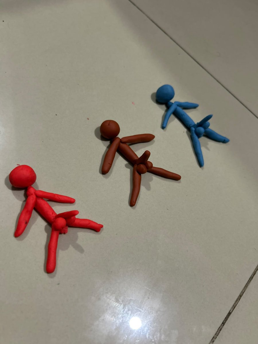 lidimel66's tweet photo. Vídeo Pisando Nos Homens de Massinha … Confesso Q Gostei de Fazer 🌚👣🔥 
#video #reef #bonecodemassinha #smash #kneaded #trampled https://t.co/CpDR1bYLuc