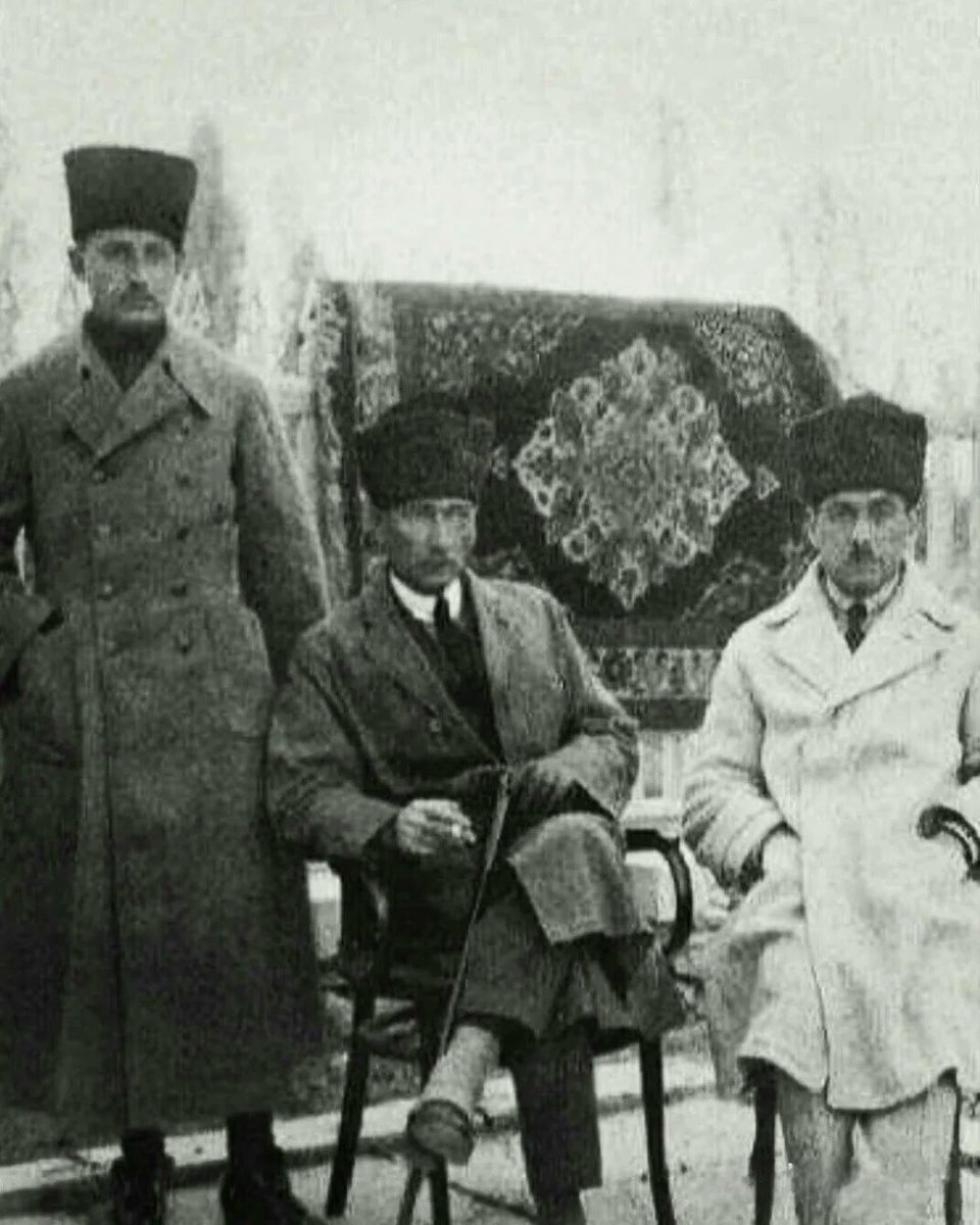 KutluBuduncar's tweet photo. O, TÜRK ve Türklüğe ait olan şeylerden başka bir şey düşünmüyor; bütün düşünce gücüne hâkim olan fikir TÜRK ve TÜRKLÜK'tür . İşte bu büyük ve harikulade adamın manevi kuvvetinin sırrı buradadır.
#KanHafızamızTürk https://t.co/0QM38lq9R8