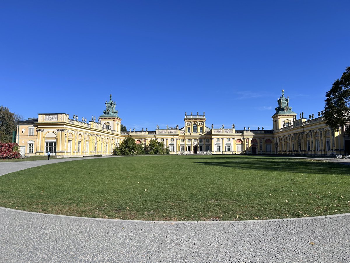 FruitsAutumn's tweet photo. wilanów !! https://t.co/471McwYNbH