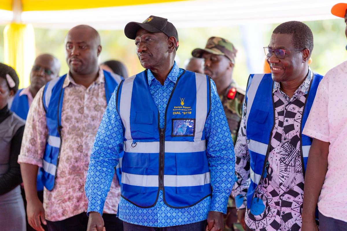 OpiyoWandayi's tweet photo. Joined President @WilliamsRuto for the commissioning of last-mile electrification projects in Kilifi South Constituency, Kilifi County, with @KenyaPower. https://t.co/7BNY3R0JSg
