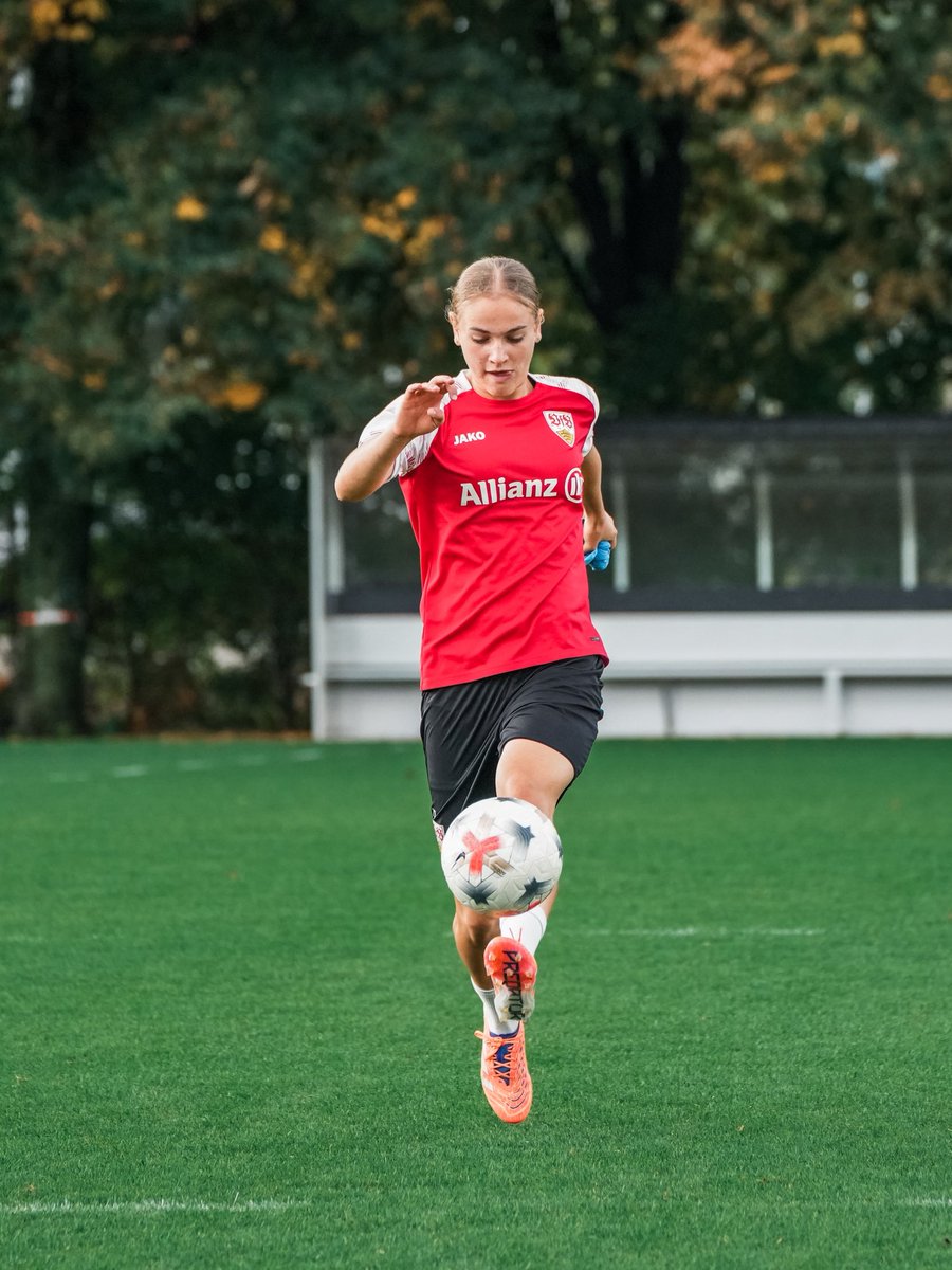 VfB_Frauen's tweet photo. Feinschliff fรผr Sonntag ๐ช
_
#VfBFrauen | #VfB | #VfBFCU | #GPFBL https://t.co/CxmM8mI2Ex