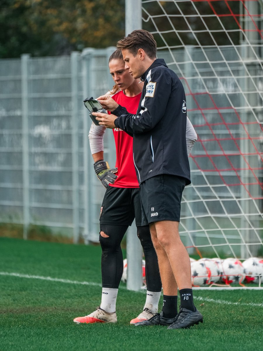 VfB_Frauen's tweet photo. Feinschliff fรผr Sonntag ๐ช
_
#VfBFrauen | #VfB | #VfBFCU | #GPFBL https://t.co/CxmM8mI2Ex