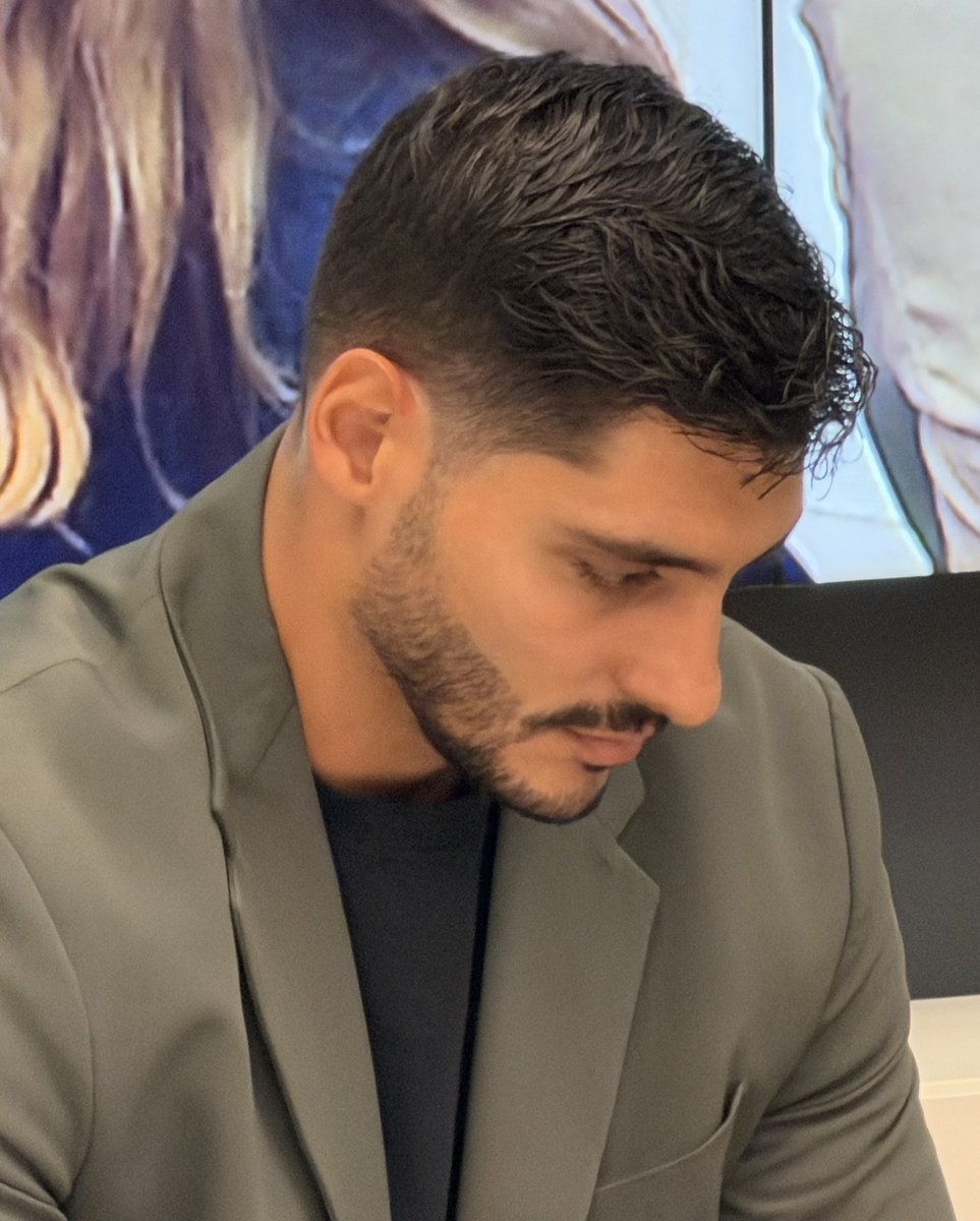 Muscolini's tweet photo. Javier hai un grande cuore ♥️
#javierxadmo #helevier https://t.co/TCjbzYOCrd
