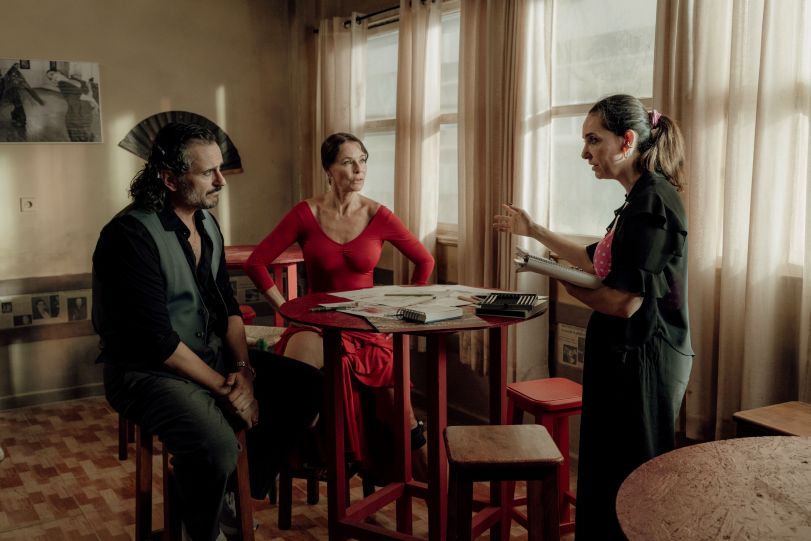 Nanoolove93's tweet photo. Photo shared by barnafotopress on August 25, 2026, featuring Asier Etxeandia, Paula Palacios, and Belén Rueda. https://t.co/W65s2gGeIT
