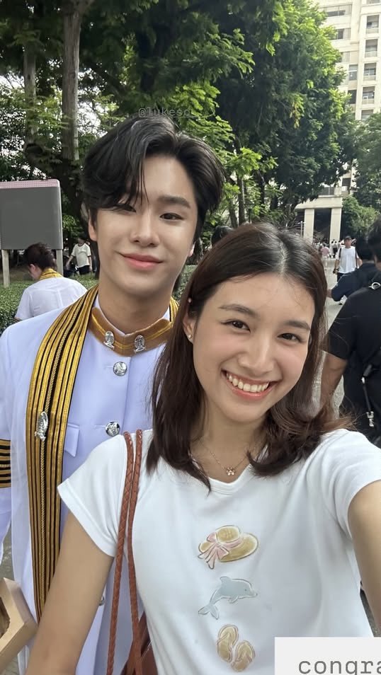 foreveruxo's tweet photo. IG Updated ⋮ 021026 🦊♡ˎˊ˗

🎓  ⋮ pow_viravan

LUKE GRADUATION DAY

#CongratulationsLuke #lukeso_ https://t.co/hq2umj0uMv