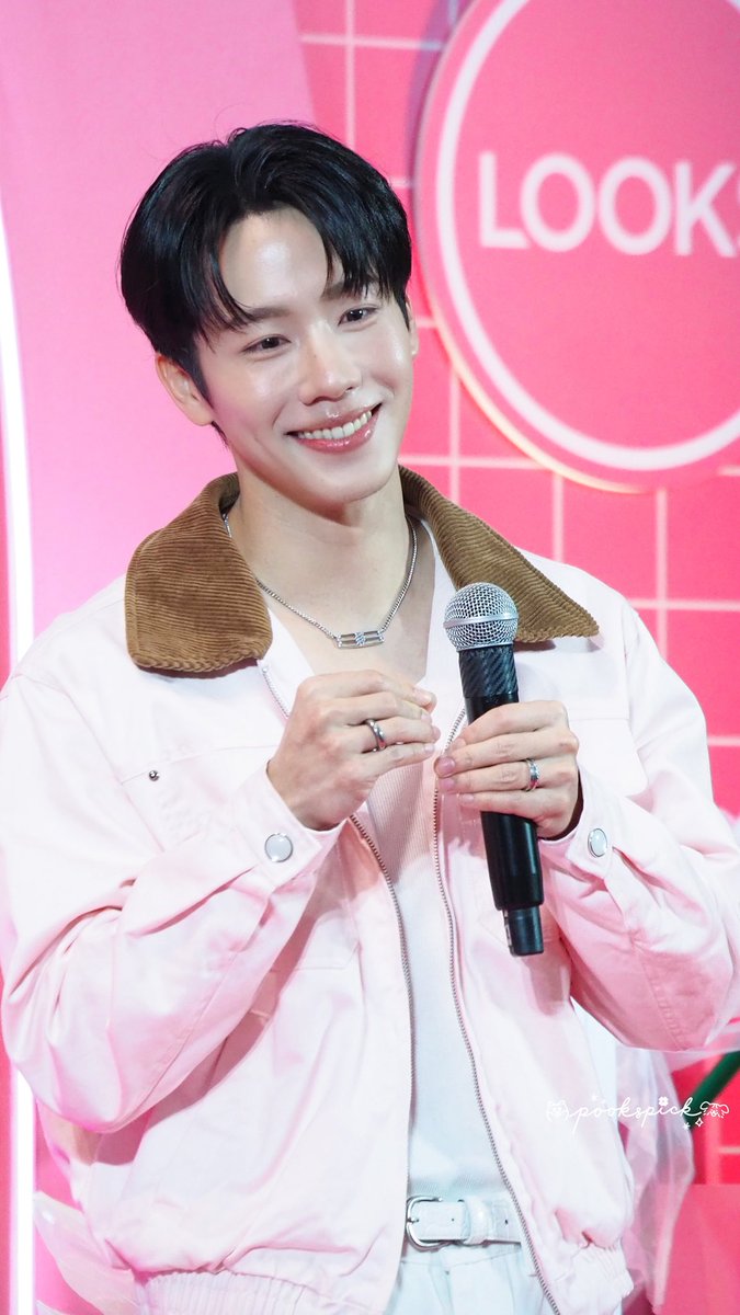 perfexx563's tweet photo. ยิ้มหวาน ๆ จากเฮียวอร์ กล่อมเด็กสาวให้นอนหลับฝันดี 😴😴

😊=꒱‧*
TOPS X LOOK TH X WAR
#DermazeTonepopxWar
#warwanarat  @warwanarat https://t.co/om4S9GOxxC
