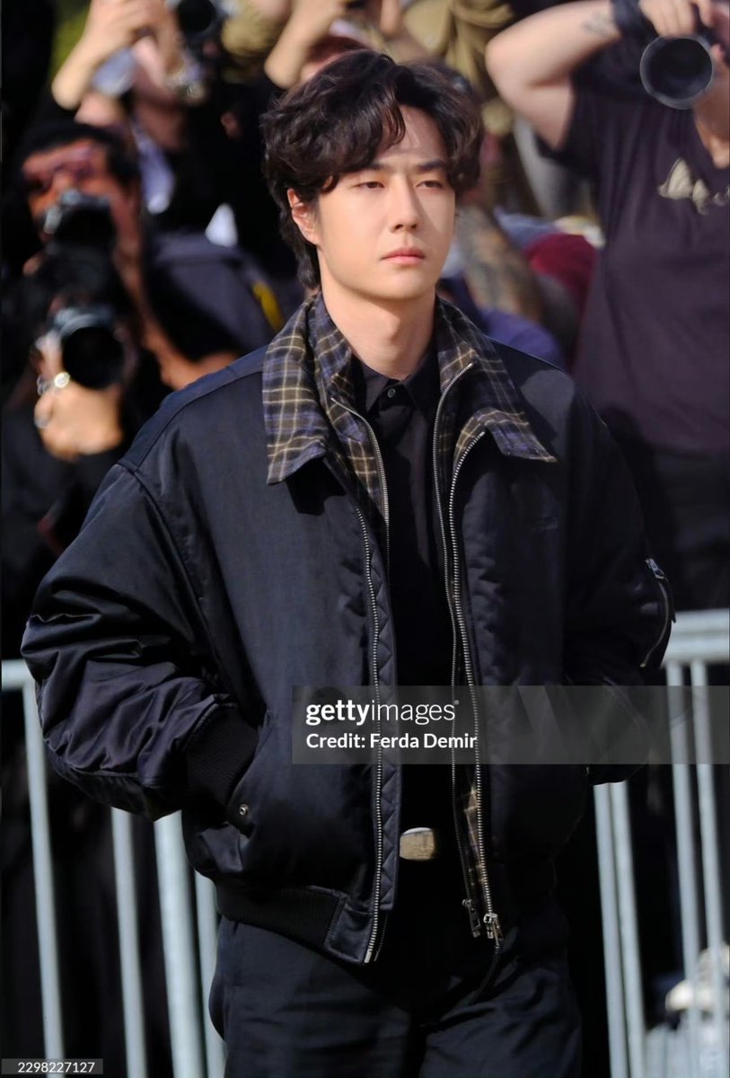 supervanilla85's tweet photo. getty รอบนี้เครดิตใหม่เยอะมาก บิดาแห่งชาติสุด ไม่จม ไม่หาย ไม่ตายค่ะ พ่อจะอยู่ด้วยใบหน้าคมสันบาดใจตลอดปัย https://t.co/UlZP0RI1e8