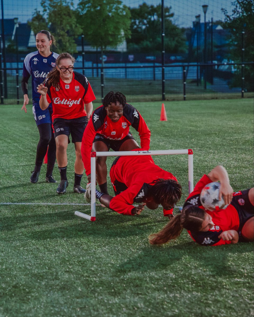 EAG_feminines's tweet photo. 𝐃𝐞𝐫𝐧𝐢𝐞𝐫𝐬 𝐫𝐞́𝐠𝐥𝐚𝐠𝐞𝐬 avant le déplacement à Caen. 😄

#EnAvant #WarRaok https://t.co/8Bv4hnbhuj