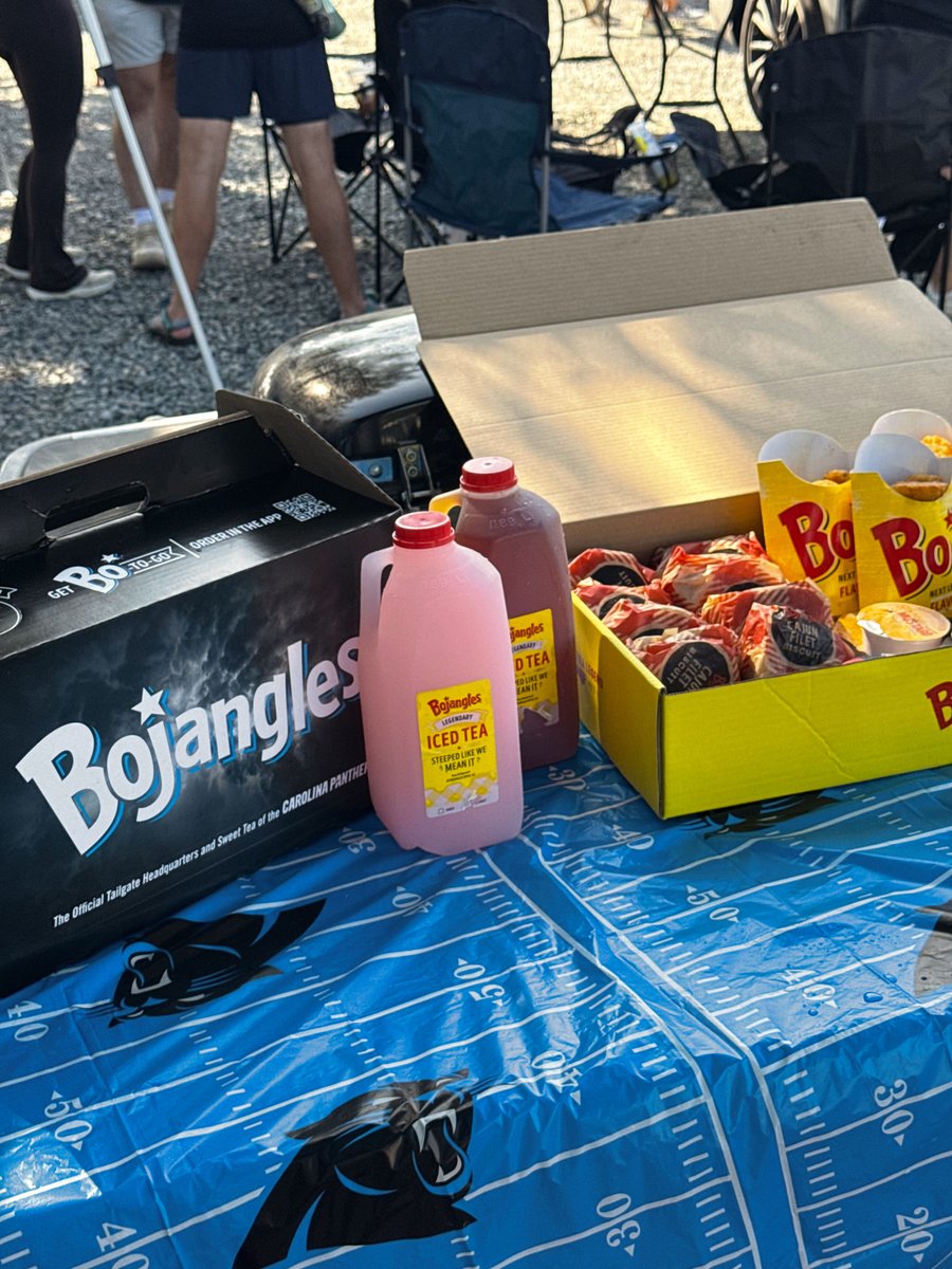 Bojangles's tweet photo. @Panthers It's almost game day! https://t.co/TfrdTi4mVD