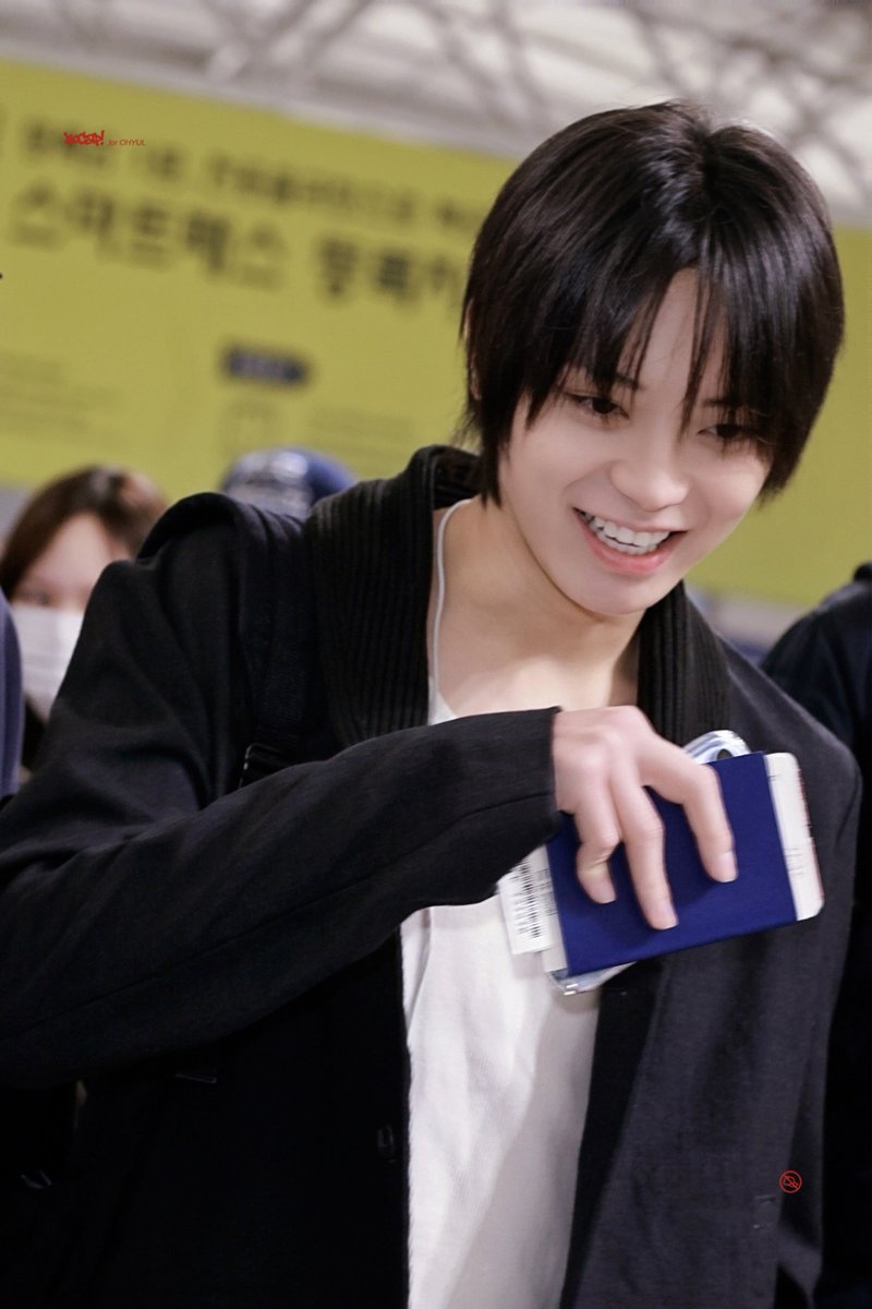 562capzzang's tweet photo. 👋🫡 https://t.co/yL8d59ZFqL