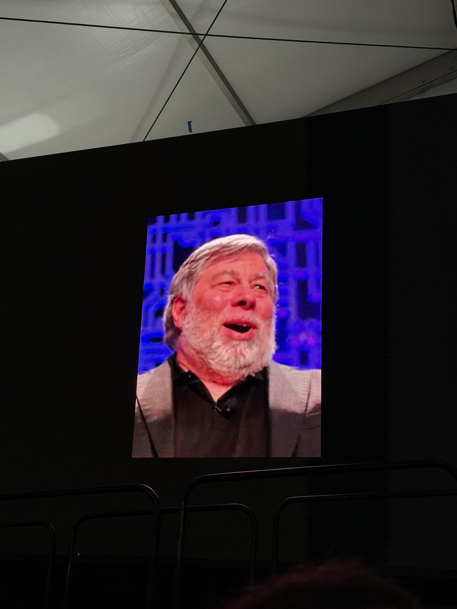 TheCoppinger's tweet photo. 60% of the latest YC batch are using @supabase 🤯

also, woz hype intensifies 😂 https://t.co/amPcwNHlVv