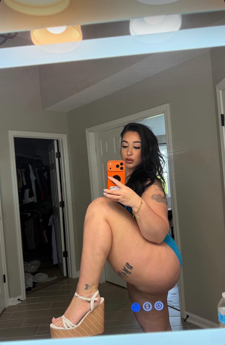 HaleyLizzy9882's tweet photo. Can you show me your dick https://t.co/walkPvS0HK