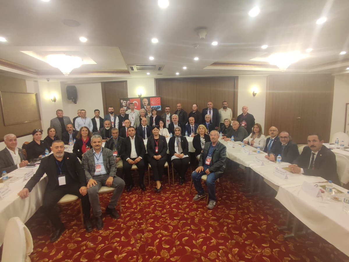 PartiOkuluCHP's tweet photo. 📍Sivas

CHP Parti Okulu olarak Sivas İl Yönetimi  Yönetici Eğitimimizi gerçekleştirdik.

 Eğitimimizi, Madımak’ta yaşamını yitiren canlarımızın aziz hatırasına ve Sivas Kongresi’nin genç ve cesur sesi Tıbbiyeli Hikmet’in bağımsızlık iradesine ithaf ettik.

Eğitimimiz; Eğitim Politikalarından Sorumlu Genel Başkan Yardımcımız Yıldırım Kaya Parti Okulu Genel Koordinatörümüz Hicran Akgün Ceylan, 26. ve 27. Dönem Milletvekilimiz Sibel Özdemir ve Parti eğitmenimiz İsmet Çağlayan’ın eğitmenliklerinde gerçekleştirildi.

Gün boyu süren eğitimlerde; CHP’de Yönetici Olmak, Yönetim Kurullarının Çalışma Esas ve Yöntemleri, Siyasal İletişim ve Örgütlenme başlıklarında kapsamlı değerlendirmeler yapıldı.

Güçlü örgüt, eğitimli kadrolarla mümkündür.

Parti Okulumuz, Türkiye’nin dört bir yanında il ve ilçe örgütlerimize yönelik eğitim çalışmalarını kararlılıkla sürdürüyor.

#İktidarYoluPartiOkulu
