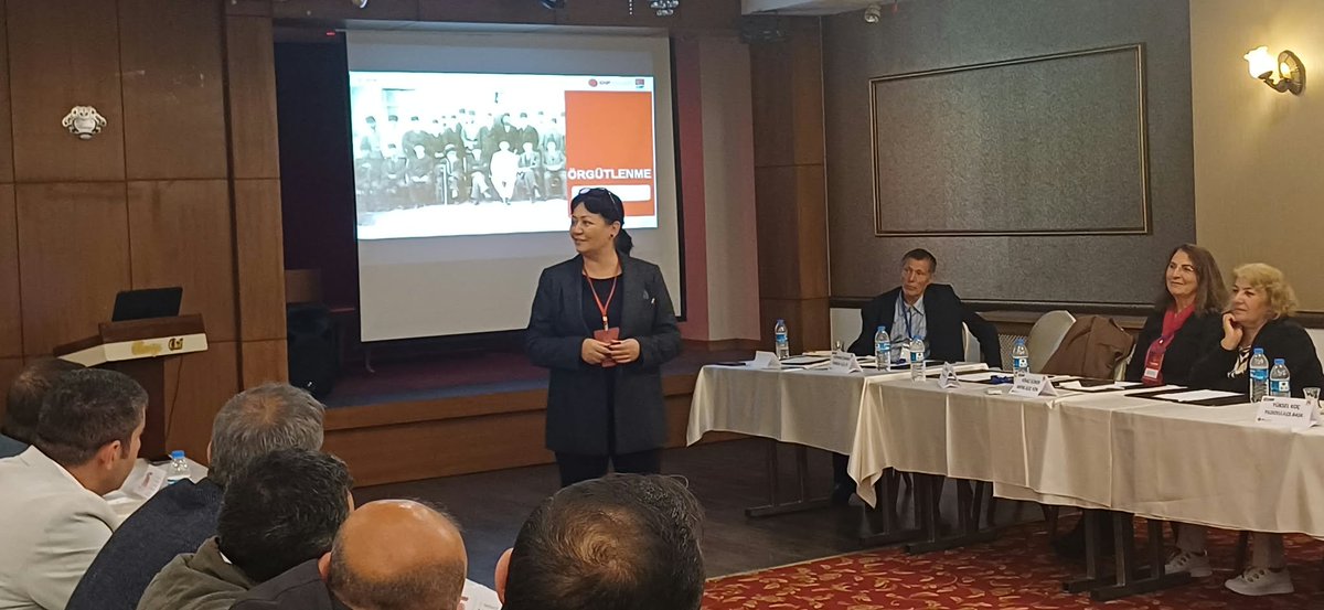 PartiOkuluCHP's tweet photo. 📍Sivas

CHP Parti Okulu olarak Sivas İl Yönetimi  Yönetici Eğitimimizi gerçekleştirdik.

 Eğitimimizi, Madımak’ta yaşamını yitiren canlarımızın aziz hatırasına ve Sivas Kongresi’nin genç ve cesur sesi Tıbbiyeli Hikmet’in bağımsızlık iradesine ithaf ettik.

Eğitimimiz; Eğitim Politikalarından Sorumlu Genel Başkan Yardımcımız Yıldırım Kaya Parti Okulu Genel Koordinatörümüz Hicran Akgün Ceylan, 26. ve 27. Dönem Milletvekilimiz Sibel Özdemir ve Parti eğitmenimiz İsmet Çağlayan’ın eğitmenliklerinde gerçekleştirildi.

Gün boyu süren eğitimlerde; CHP’de Yönetici Olmak, Yönetim Kurullarının Çalışma Esas ve Yöntemleri, Siyasal İletişim ve Örgütlenme başlıklarında kapsamlı değerlendirmeler yapıldı.

Güçlü örgüt, eğitimli kadrolarla mümkündür.

Parti Okulumuz, Türkiye’nin dört bir yanında il ve ilçe örgütlerimize yönelik eğitim çalışmalarını kararlılıkla sürdürüyor.

#İktidarYoluPartiOkulu