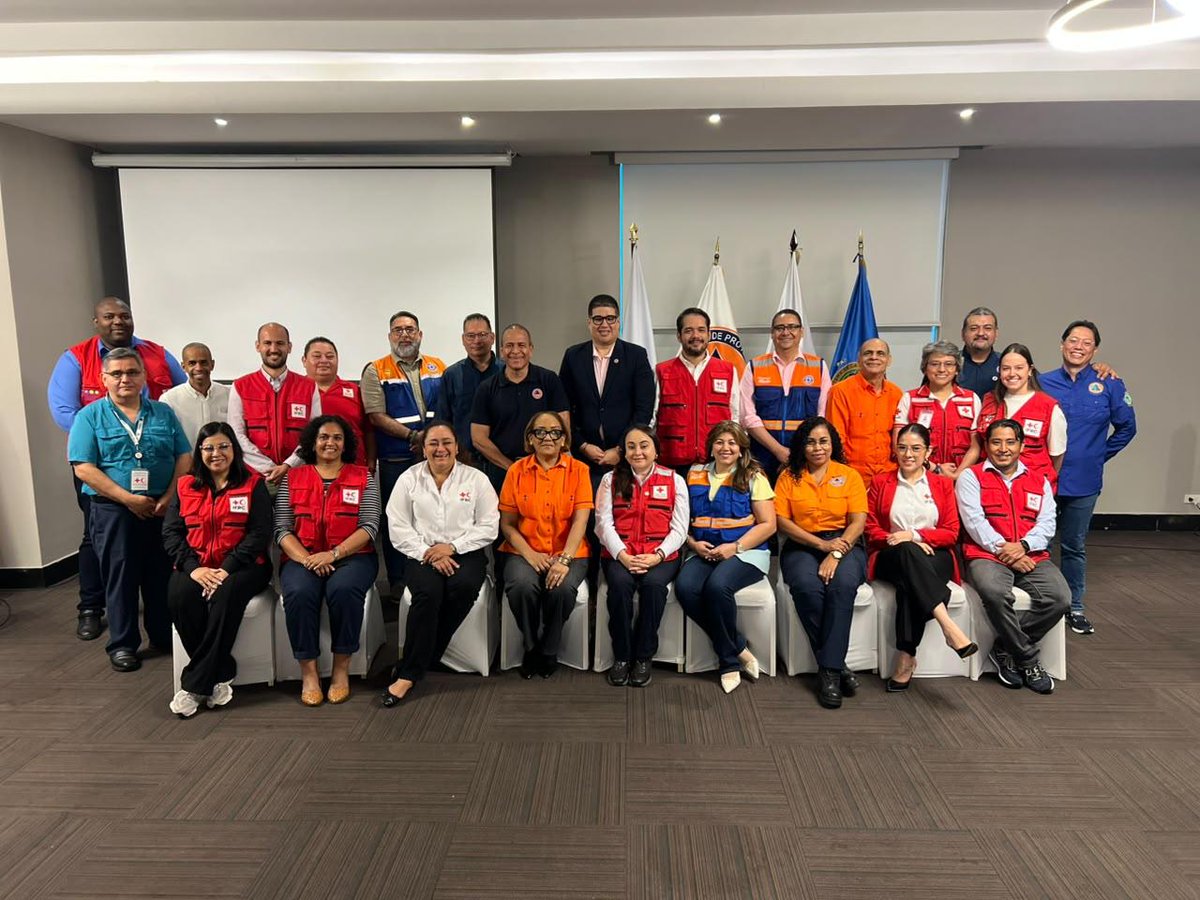 CEPREDENAC's tweet photo. 🤝🌎 Se llevó a cabo la clausura del Taller Regional de Armonización del Enfoque PER, desarrollado del 28 de septiembre al 1 de octubre, un espacio de intercambio y trabajo conjunto para fortalecer las capacidades de preparación y respuesta ante emergencias y desastres. https://t.co/VNQLuDoY0p