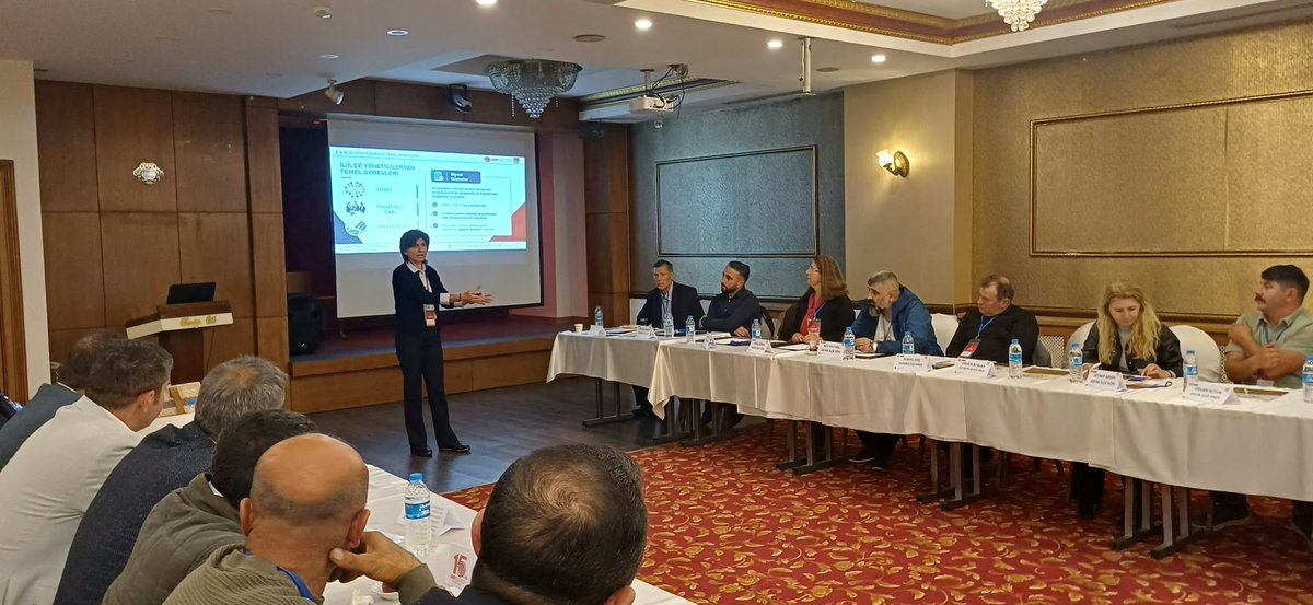 PartiOkuluCHP's tweet photo. 📍Sivas

CHP Parti Okulu olarak Sivas İl Yönetimi  Yönetici Eğitimimizi gerçekleştirdik.

 Eğitimimizi, Madımak’ta yaşamını yitiren canlarımızın aziz hatırasına ve Sivas Kongresi’nin genç ve cesur sesi Tıbbiyeli Hikmet’in bağımsızlık iradesine ithaf ettik.

Eğitimimiz; Eğitim Politikalarından Sorumlu Genel Başkan Yardımcımız Yıldırım Kaya Parti Okulu Genel Koordinatörümüz Hicran Akgün Ceylan, 26. ve 27. Dönem Milletvekilimiz Sibel Özdemir ve Parti eğitmenimiz İsmet Çağlayan’ın eğitmenliklerinde gerçekleştirildi.

Gün boyu süren eğitimlerde; CHP’de Yönetici Olmak, Yönetim Kurullarının Çalışma Esas ve Yöntemleri, Siyasal İletişim ve Örgütlenme başlıklarında kapsamlı değerlendirmeler yapıldı.

Güçlü örgüt, eğitimli kadrolarla mümkündür.

Parti Okulumuz, Türkiye’nin dört bir yanında il ve ilçe örgütlerimize yönelik eğitim çalışmalarını kararlılıkla sürdürüyor.

#İktidarYoluPartiOkulu