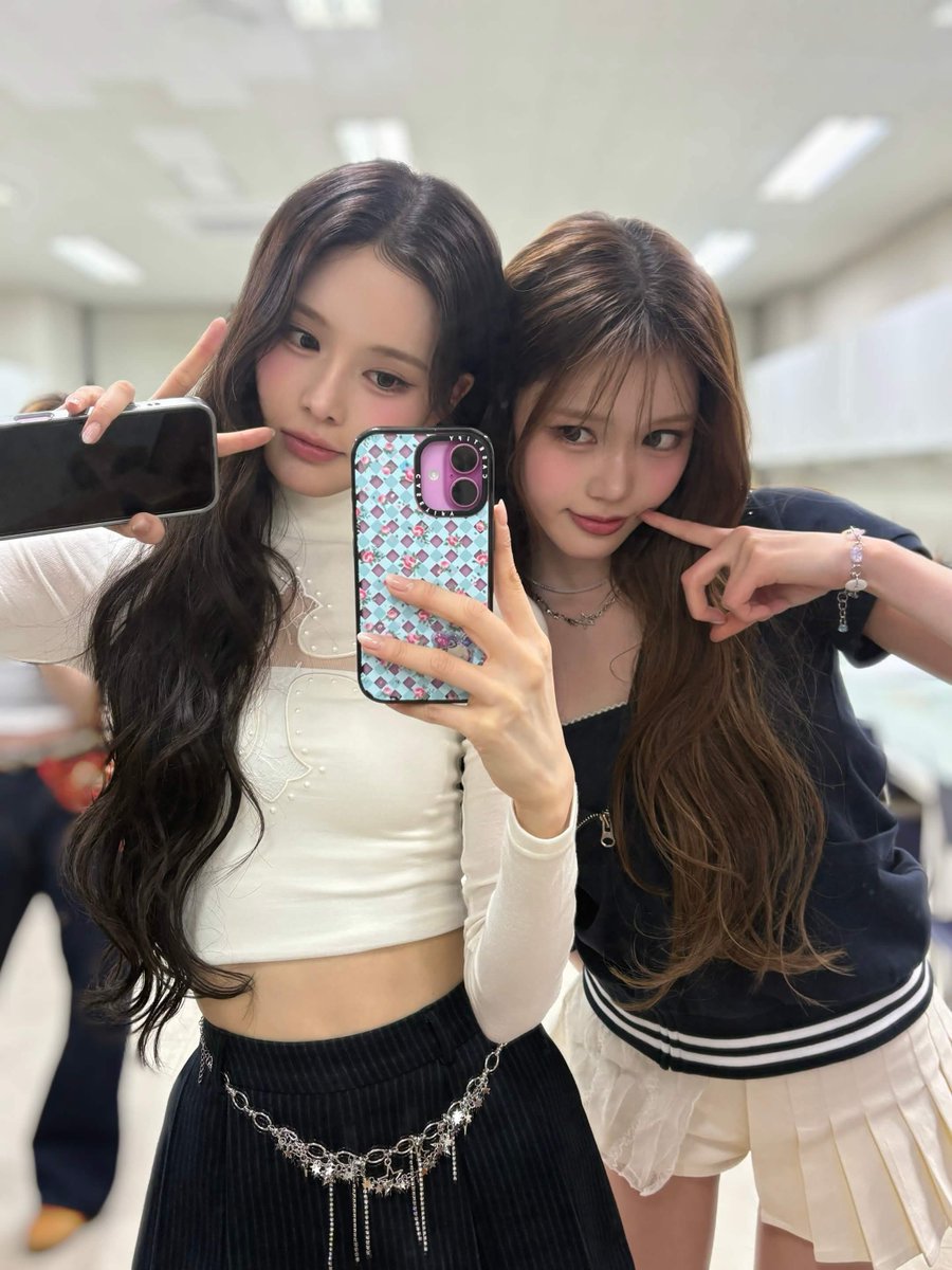 iznaplusit's tweet photo. ✉️ Naya hai ricevuto un messaggio da 🐱

#izna #이즈나 https://t.co/MEgPcSN0mO