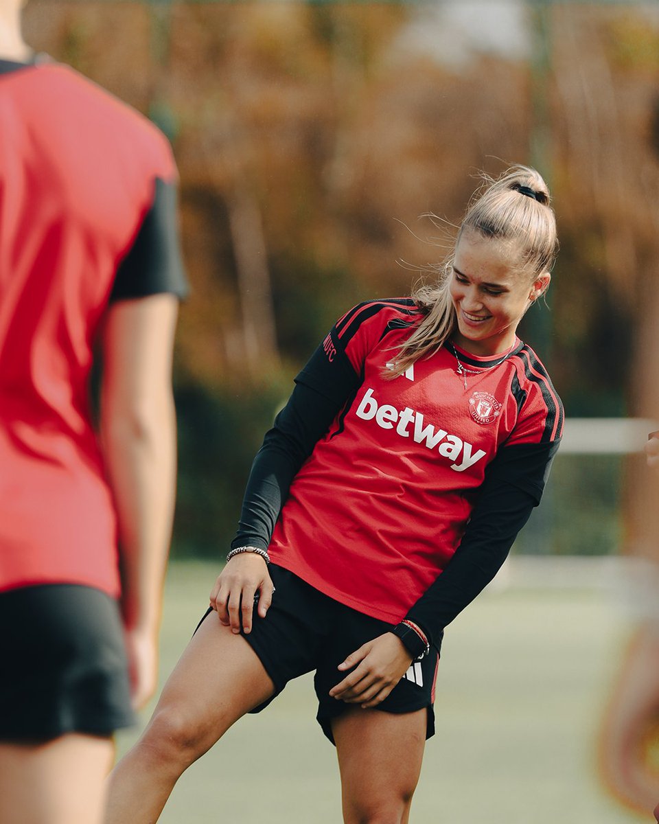ManUtdWomen's tweet photo. Solid United vibes 🥰 https://t.co/chLdU6saZN