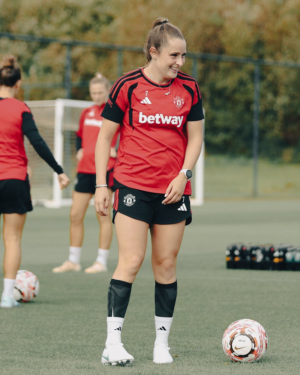 ManUtdWomen's tweet photo. Solid United vibes 🥰 https://t.co/chLdU6saZN