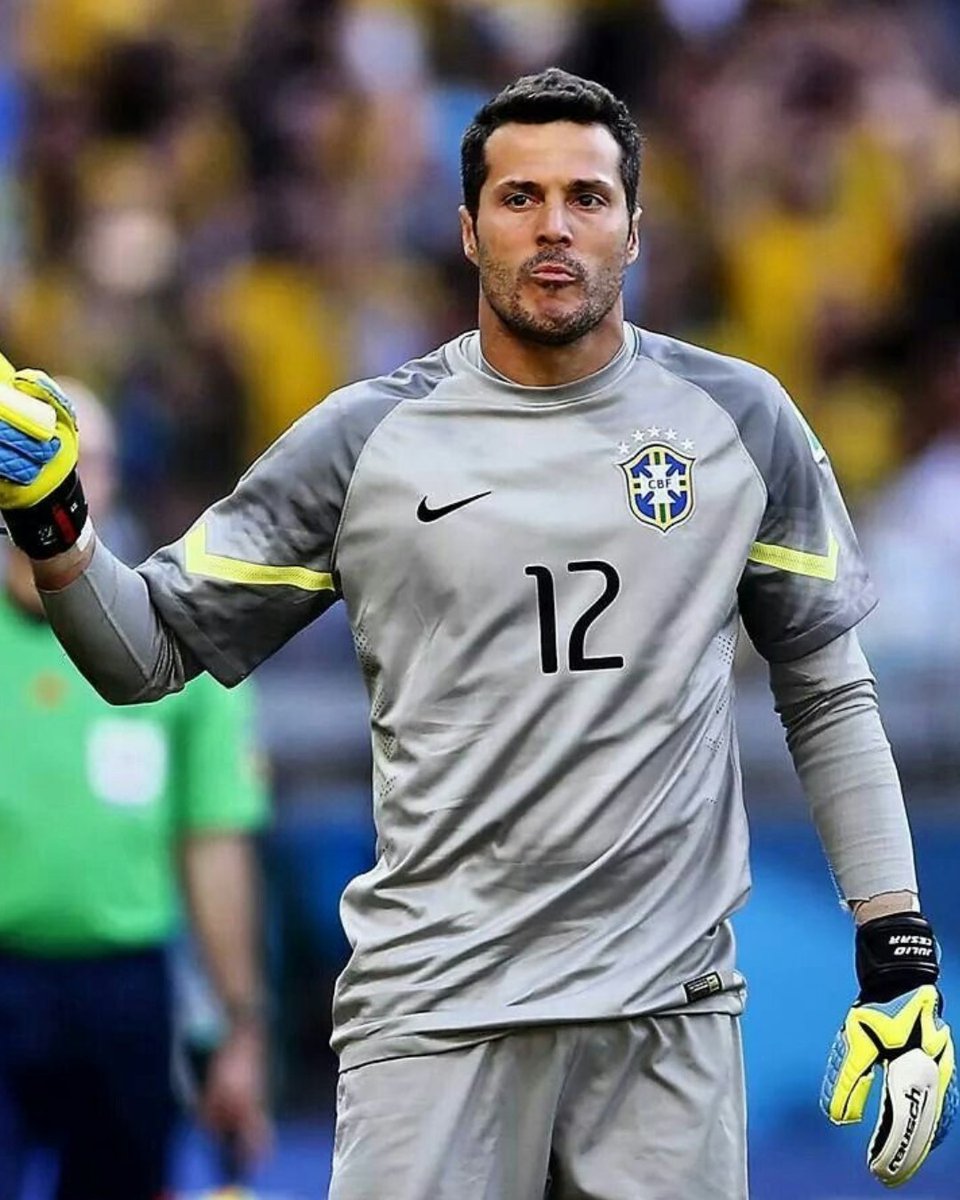 WorldInterFC's tweet photo. #DATO
Adivinen cuál arquero enfrentó a #Messi en 5 oportunidades y no recibió un solo gol del astro argentino?

🖤💙🇧🇷🔝 https://t.co/bi3X1qqgyy