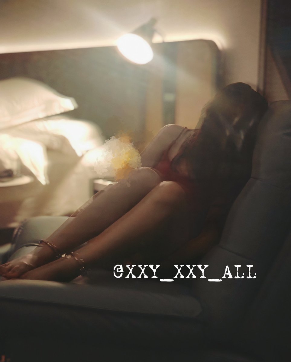 XXY_XXY_All's tweet photo. 用香香饭和演唱会打开幸福十月🥹
工具人牌哥哥的拍照技术也是相当有进步
好欣慰（bushi🤤）

#spank #sp #女贝 #小圈 https://t.co/IaNA5Y3QHe
