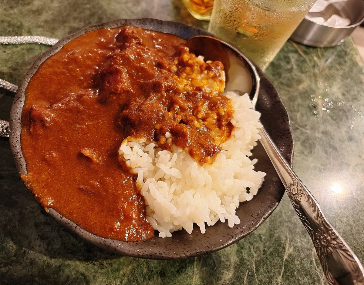 smms1108's tweet photo. 今日はかなり暇すぎてカレーあんま出なかったから久しぶりに神カレー頂きました🙏
夜中だけど食べちゃったから寝れないよねえええ😇
うますぎぃ
ご馳走様でした！！！ https://t.co/qL2Wuqcbg5