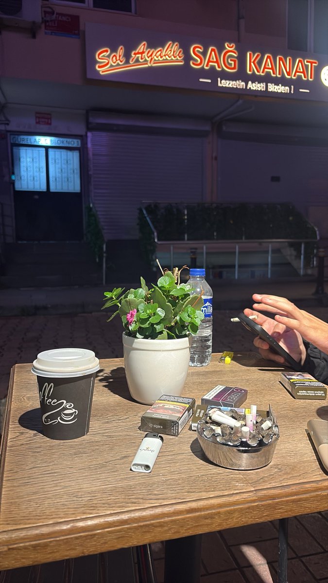 sekdude05's tweet photo. barbaros bulvari inerken sagda cikarken solda tum dostlara selamlar #flex https://t.co/asot7niWTd