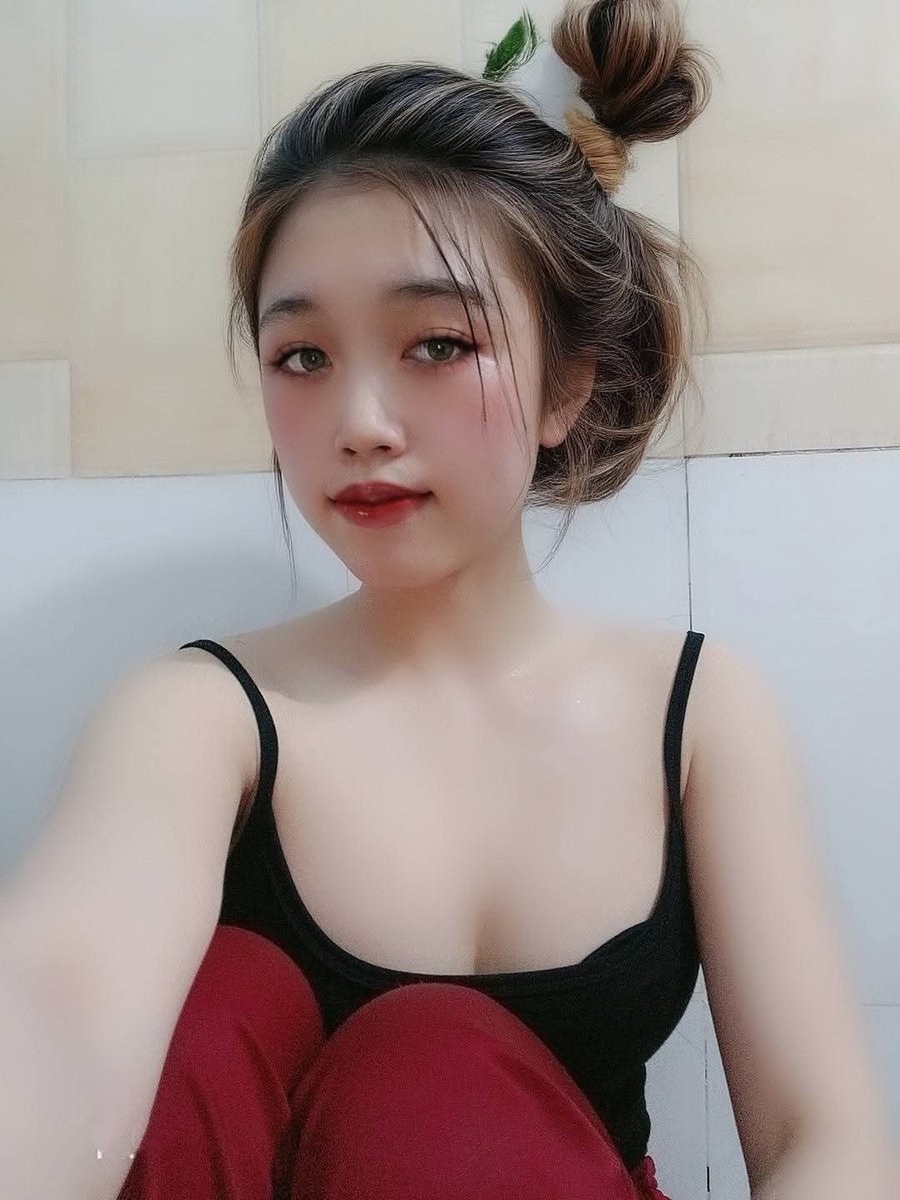 ysxwzz0's tweet photo. Mún có anh nào tâm sự, mún anh nào đó nghe em rên vì em đang móc lozz nè https://t.co/E9W2l3jbkH