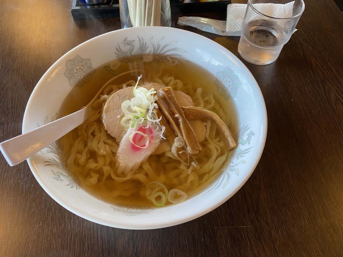 assyrossy's tweet photo. 主に市内が中心で提供する店も多いとはいえ正直以前は(今も若干)佐野らーめんという言ったもん勝ちのネーミングは提供店もある周辺市町に申し訳無さを感じていた
青竹手打ちという製法名があるのだからその辺を入れ込めなかったものか
かく言う自分が住んでいる所も合併する前は佐野ではなかった https://t.co/OGRNmKKK3g