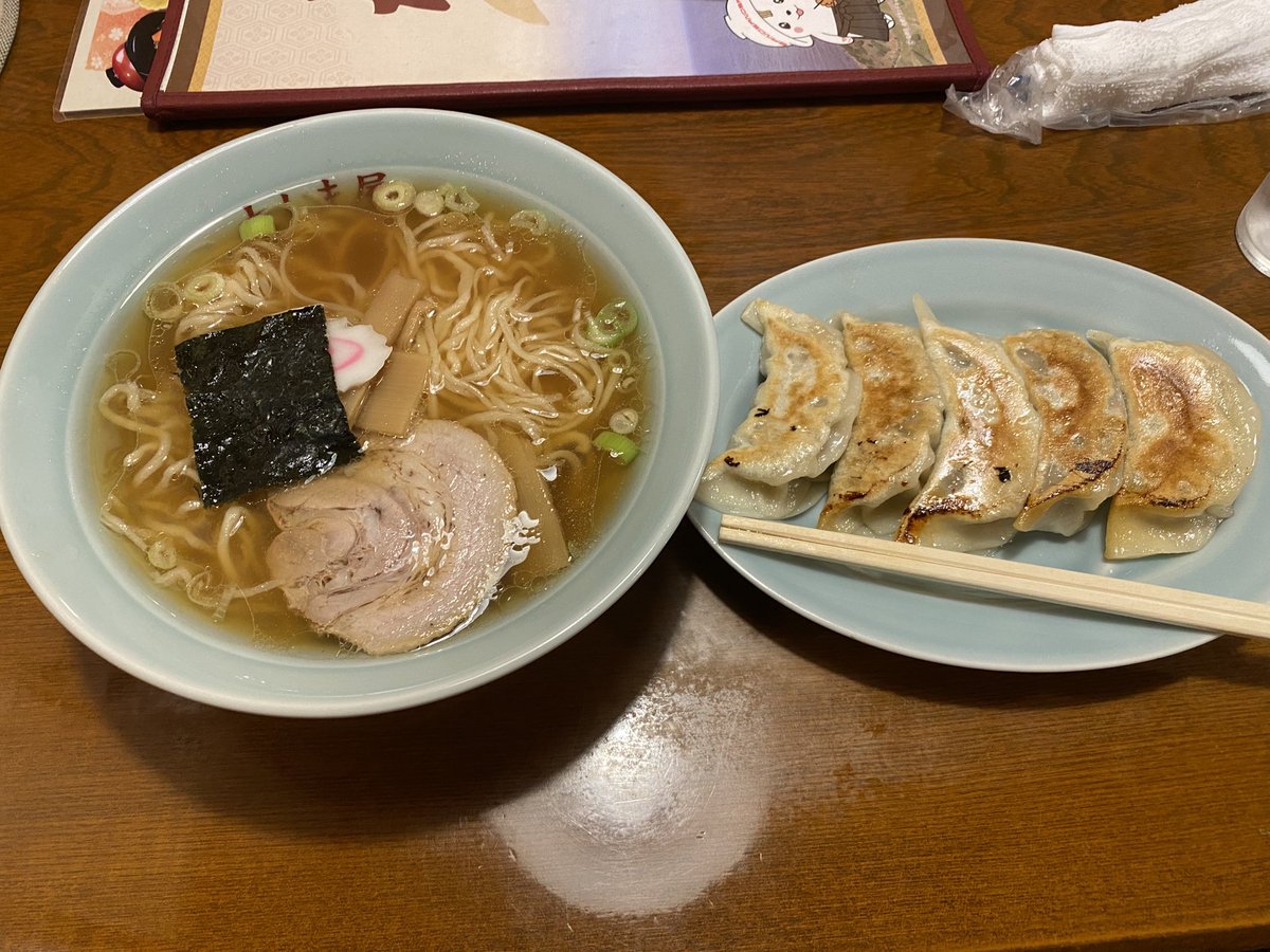 assyrossy's tweet photo. 主に市内が中心で提供する店も多いとはいえ正直以前は(今も若干)佐野らーめんという言ったもん勝ちのネーミングは提供店もある周辺市町に申し訳無さを感じていた
青竹手打ちという製法名があるのだからその辺を入れ込めなかったものか
かく言う自分が住んでいる所も合併する前は佐野ではなかった https://t.co/OGRNmKKK3g