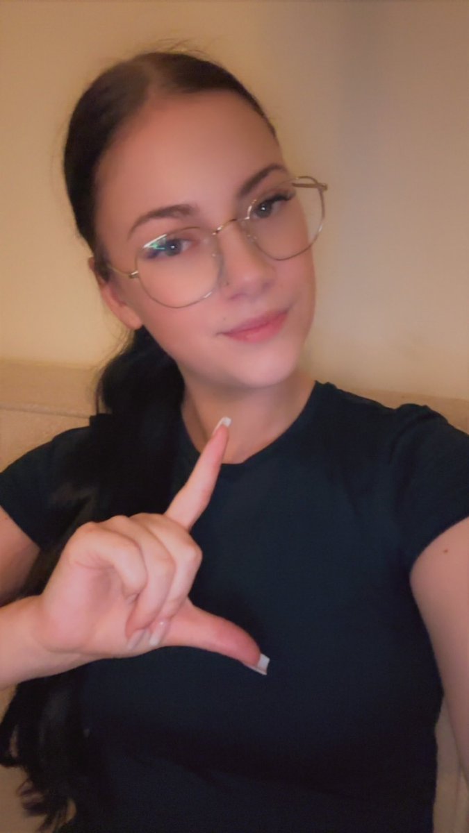 Draindolll's tweet photo. Friday=Funday  of nouja voor mij wel😊 voor jou niet want jij gaat mijn drankjes vergoeden😁 

'payday' at https://t.co/aWr6VMvNEs

#Findomnl Findom https://t.co/Qh23AbrE4H