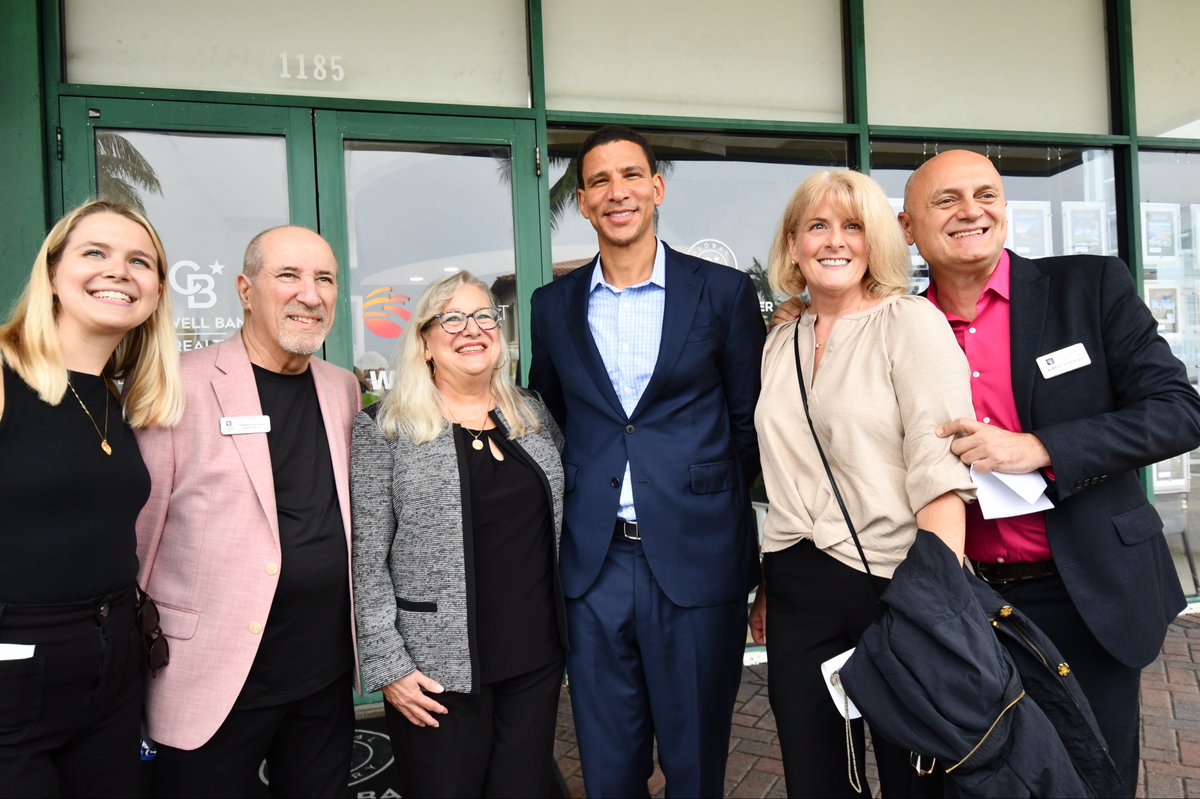 RobReffkin's tweet photo. Coldwell Banker Realty Delray Beach! A fantastic afternoon with 100+ of our real estate professionals. Thank you for the great questions, the big smiles, and for making this stop such a highlight of the trip. https://t.co/FXf6CvOzaL