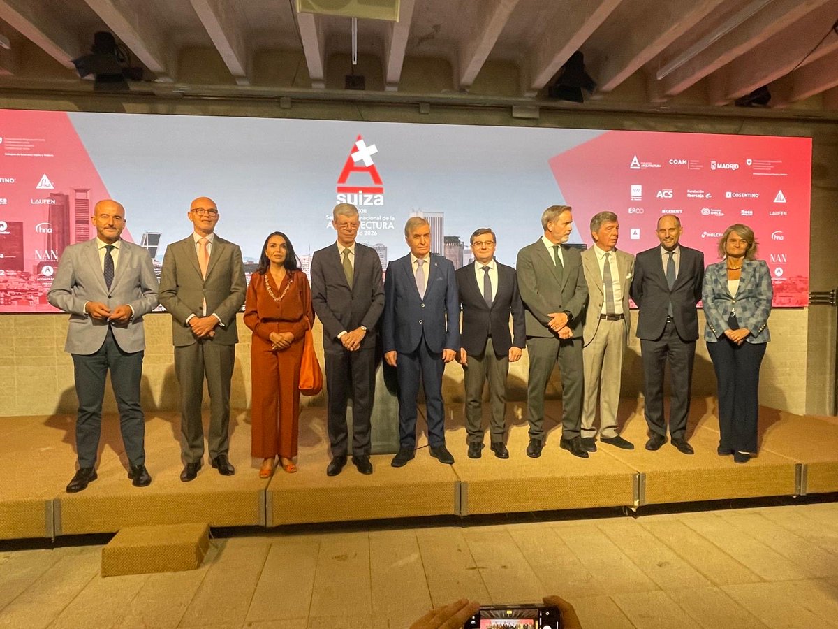 AlvaroGLopez's tweet photo. 🏛️ Hacer ciudad es un trabajo compartido entre la política y la arquitectura
🤝 Madrid afronta grandes retos y necesitamos el talento y la visión de nuestros arquitectos para construir la ciudad de las próximas décadas
Gracias al @COAMadrid por una nueva Semana de la Arquitectura https://t.co/4i8zVDWnTk