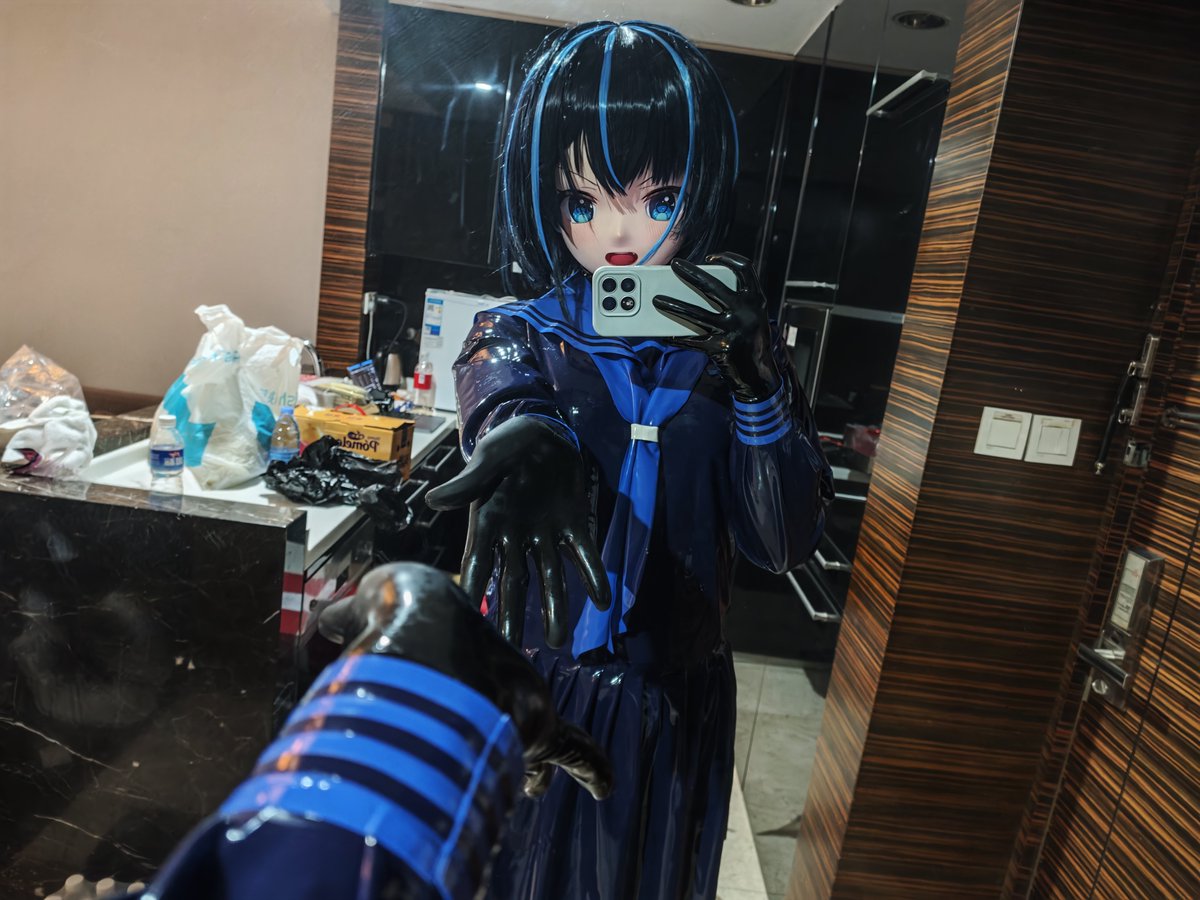 little_fish168's tweet photo. 久违的穿个黑胶
#kigurumi #latex https://t.co/hh0Gv4i6CU
